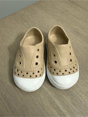 Kids Slip-On Water-Resistant Sneakers in Beige and White